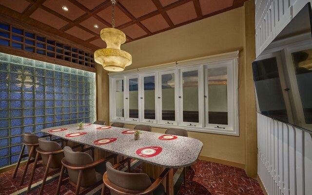 Golden Hill by Golden Tulip