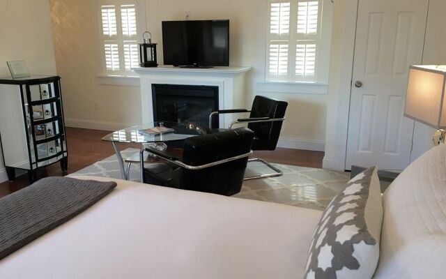 The Platinum Pebble Boutique Inn - Adults Only