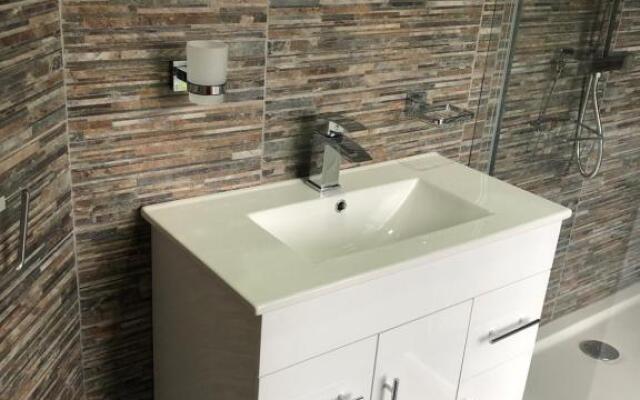 Treetops flat2 Hall Green B28