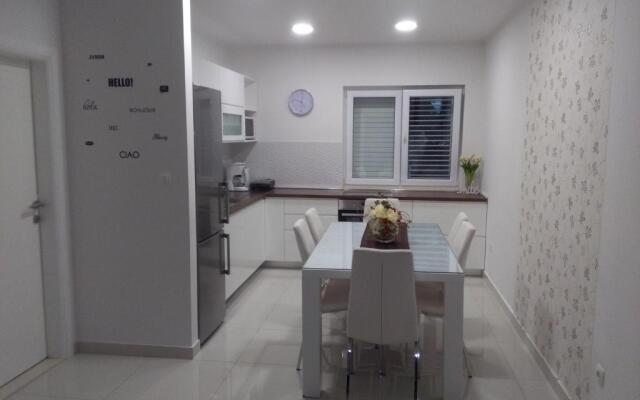 Ivana Apartments