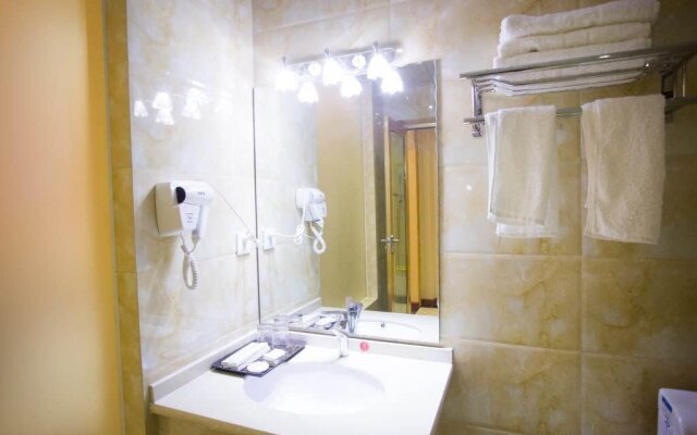 Kai Bin Bo Yue Business Hotel