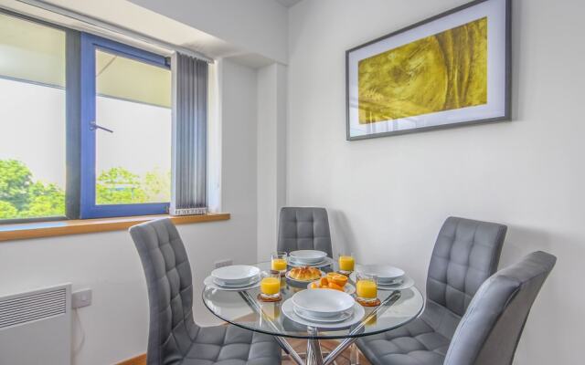 West Swindon Serviced Apartment