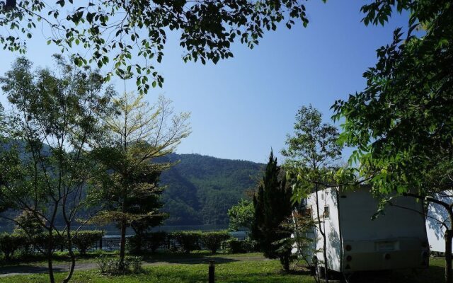 Lake-House Resort