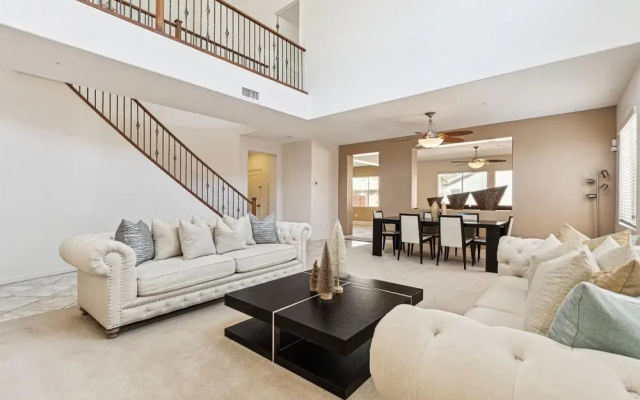 Pinnacle Breeze-private Backyard-mins to Six Flags