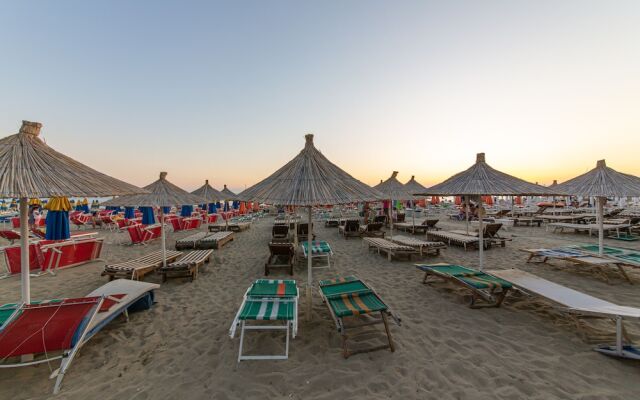 Esal Hotel