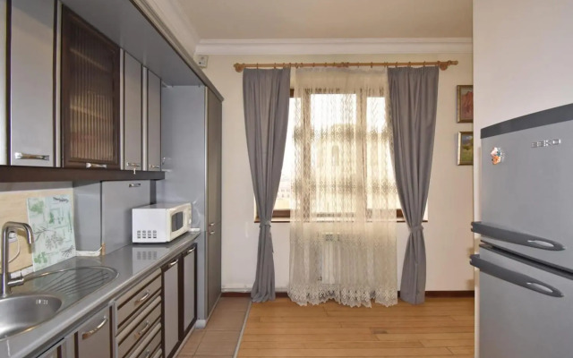 Byuzand7 new building in Republic Square