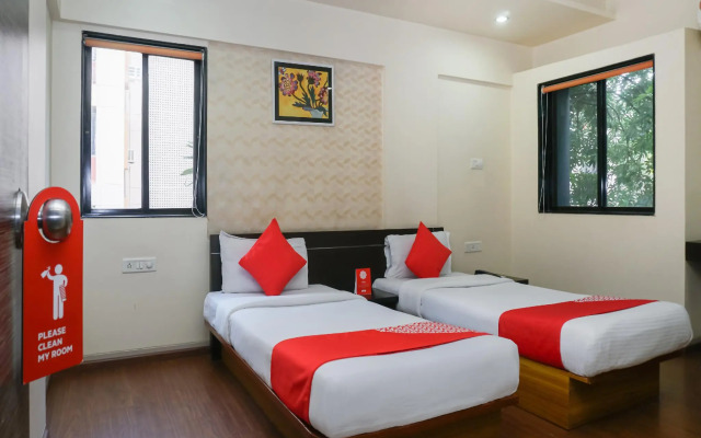 OYO 9949 Hotel Silvver Crest