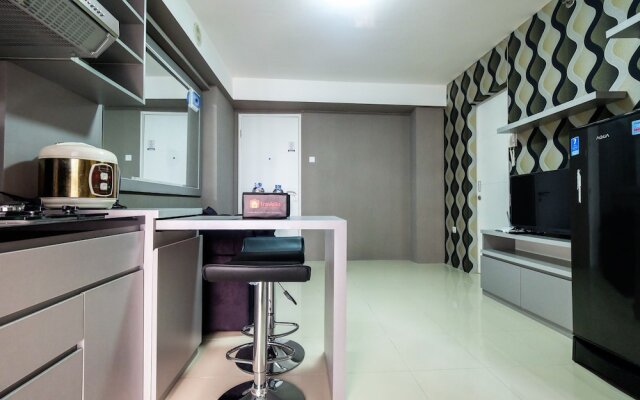 Modern and Comfort 2BR Bassura City Apartment