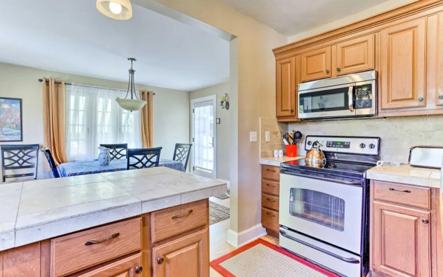 Yard & Grill: Centrally Located Denver Retreat!