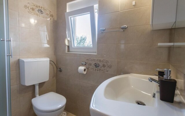 Beautiful Home in Komarna With Wifi and 2 Bedrooms