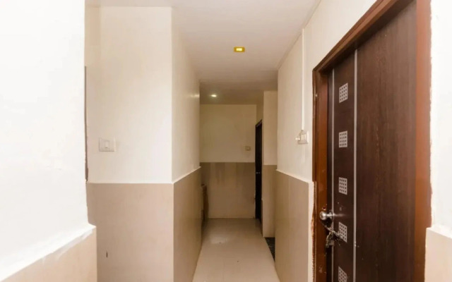 OYO 23285 The Diplomat Lodging
