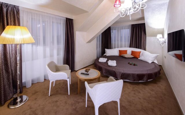 Myo Hotel Mysterius