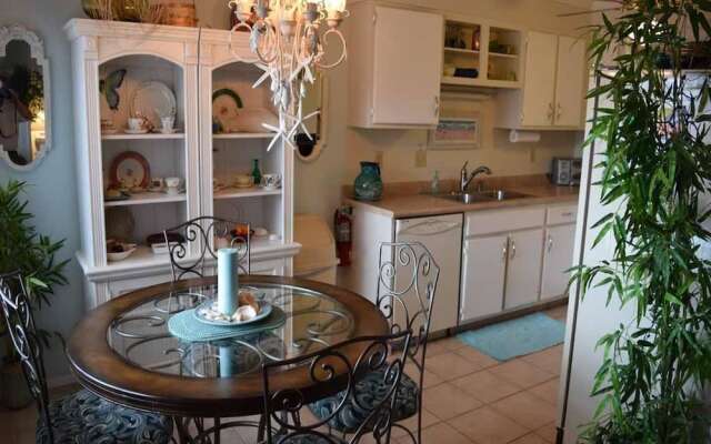 Palm Cay 4