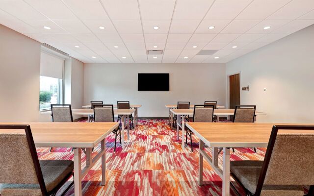 Home2 Suites by Hilton Lincolnshire Chicago