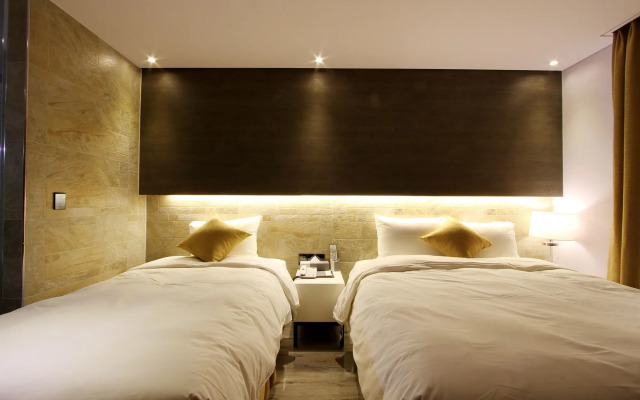 Royal Prime Hotel
