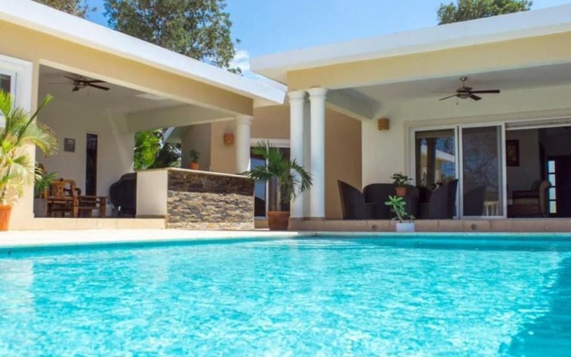 Fully Equipped 4 Bedroom Villa in Gated Community