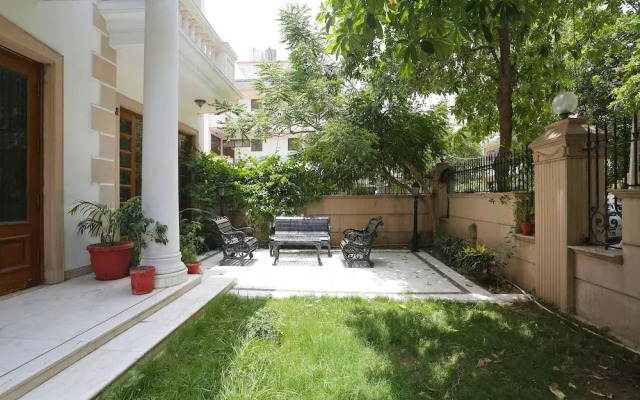 The Red Orchid By OYO Rooms