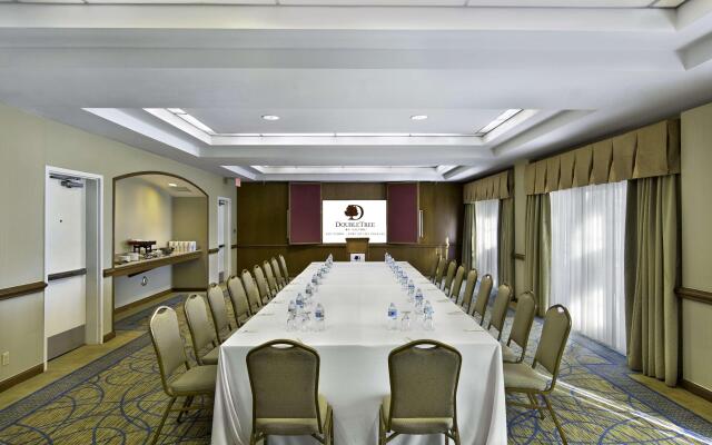 DoubleTree by Hilton San Pedro - Port of Los Angeles