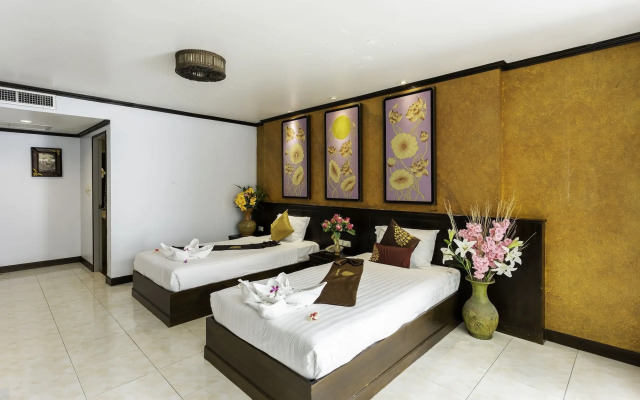 Tanawan Phuket Hotel