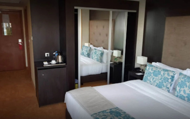 Oasis Hotel