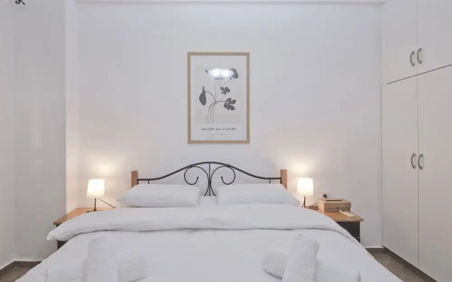 Irida With 1 Bedrooms and 1 Bathrooms