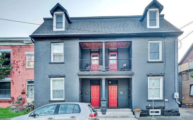 2BR Apt With Netflix Access to Rooftop Terrace