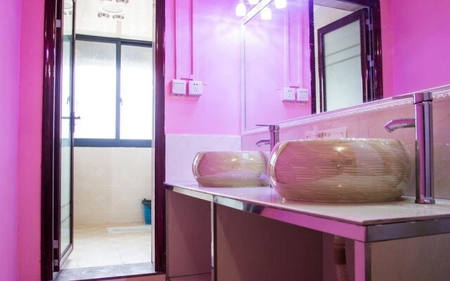 Mr. Xu's Space Capsule Youth Hostel