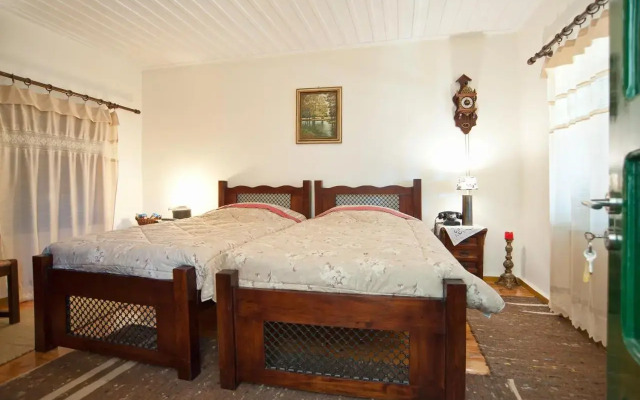Alexandros Pension