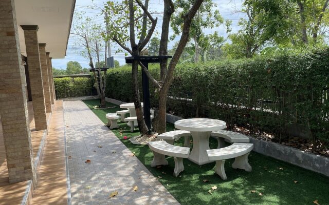 RoomQuest Chonburi Laem Chabang