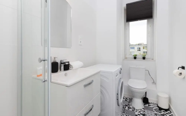 Apartment by the Park Gdynia by Renters