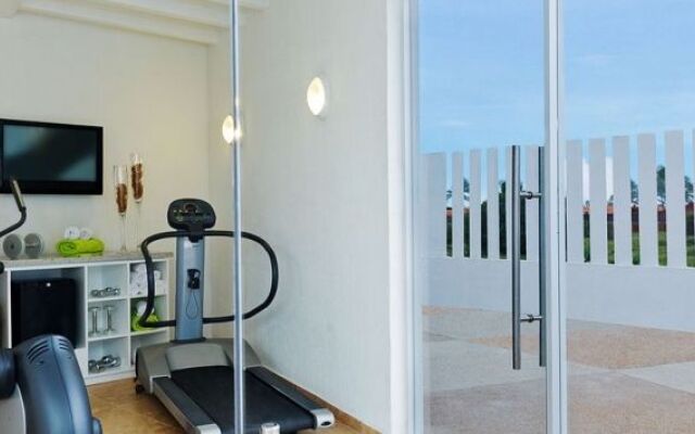 Agua Dorada Beach Hotel by Lidotel