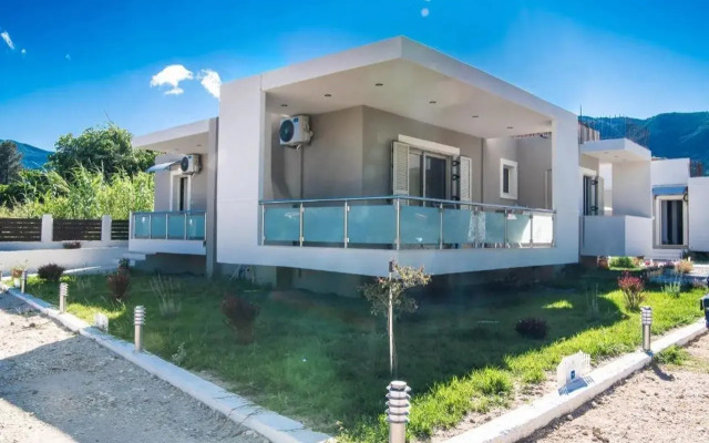 Bounatsa Studios & Apartments