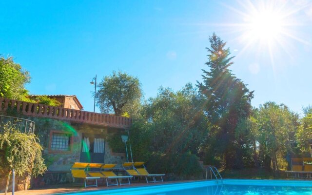 Amazing Farmhouse in Montecatini Terme with Hot Tub