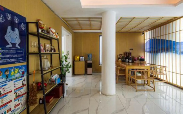 Warmness Hotel