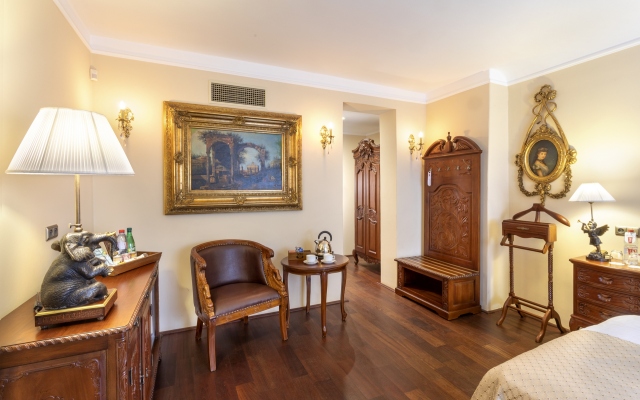 Iron Gate Hotel & Suites Prague by BHG