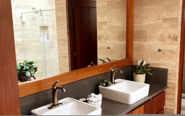 Luxury Guayllabamba House Gym Jacuzzi Parking Pool Wifi