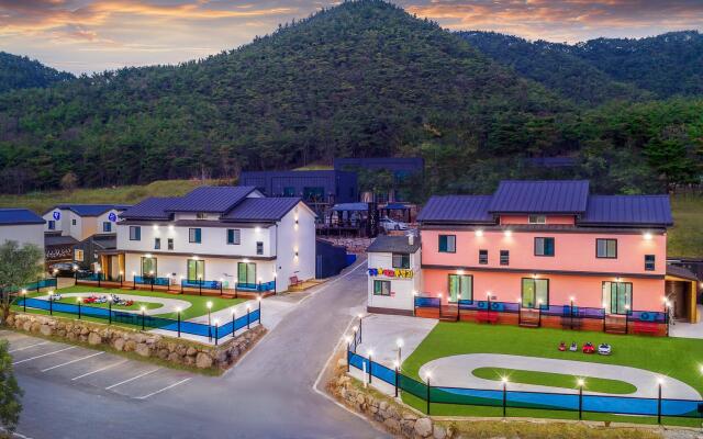 Gyeongju Byeolkids Poolvilla