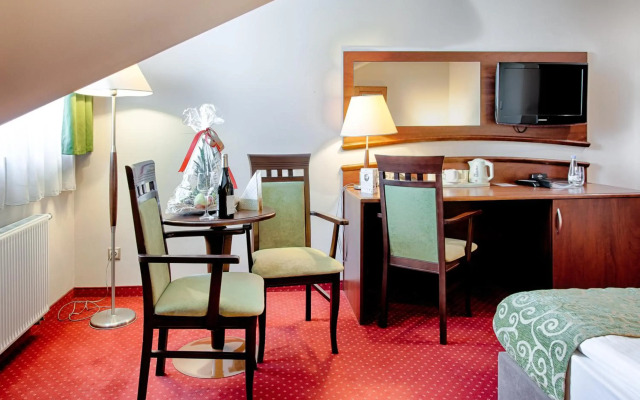 Grand Royal Hotel