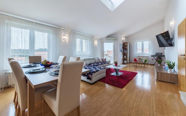 Beautiful Apartment in Pula With Wifi and 2 Bedrooms