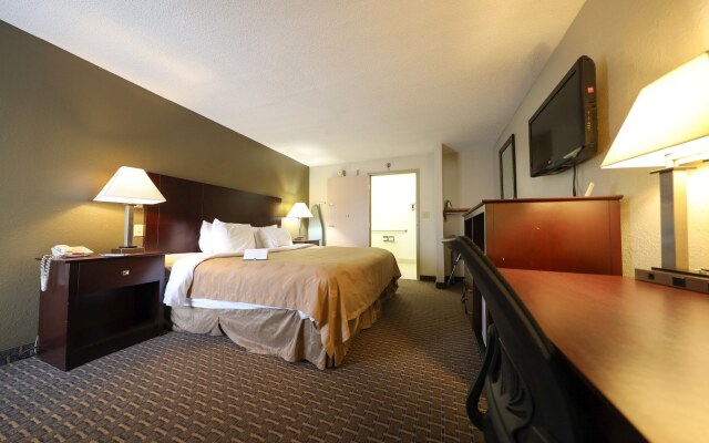 Copley Inn & Suites, Copley - Akron