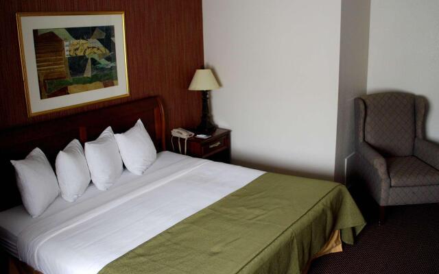 Travelodge by Wyndham Watertown