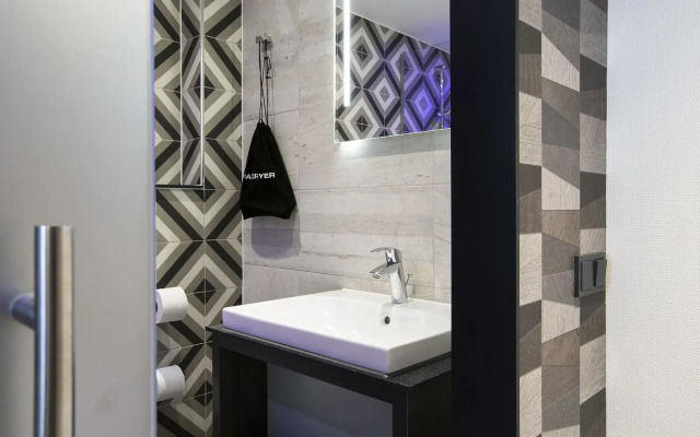 Leonardo Hotel Rotterdam Savoy