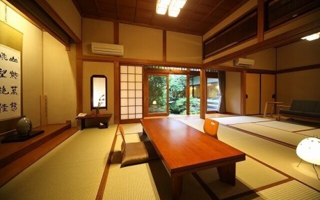 Mifuneyama Rakuen Hotel