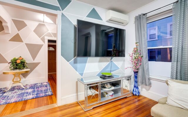 Pet-friendly Salem Apartment w/ Shared Deck!