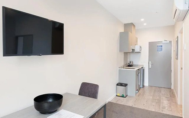 Ramada Suites By Wyndham Victoria Street West