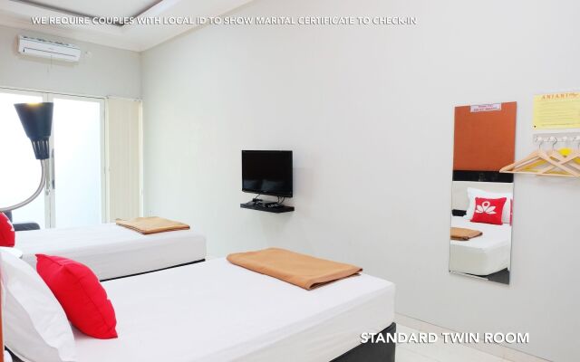 Zen Rooms Anjani Galaxy Mall Syariah - Hostel