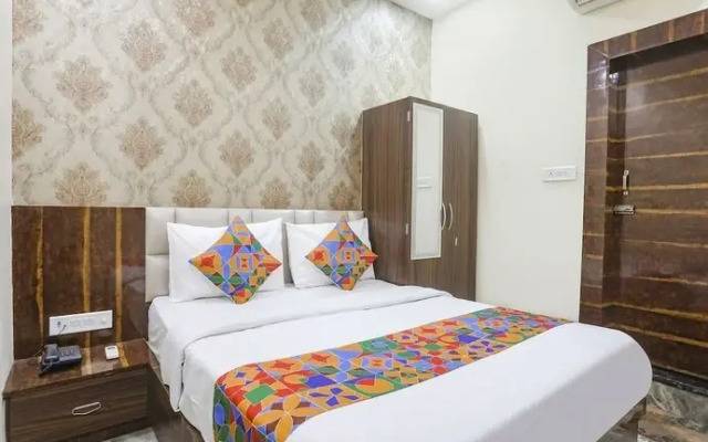 Fabexpress Paradise Inn