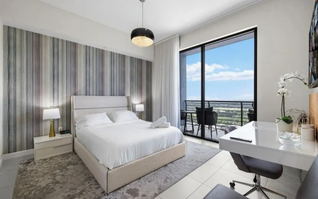 Spacious 2-Bedroom Condo at Doral Park