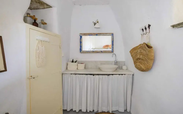 Tinos Experience the House