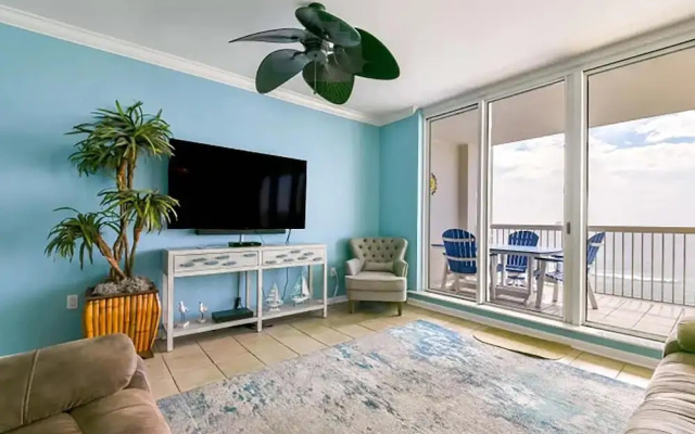 Silver Beach Towers 1003 West